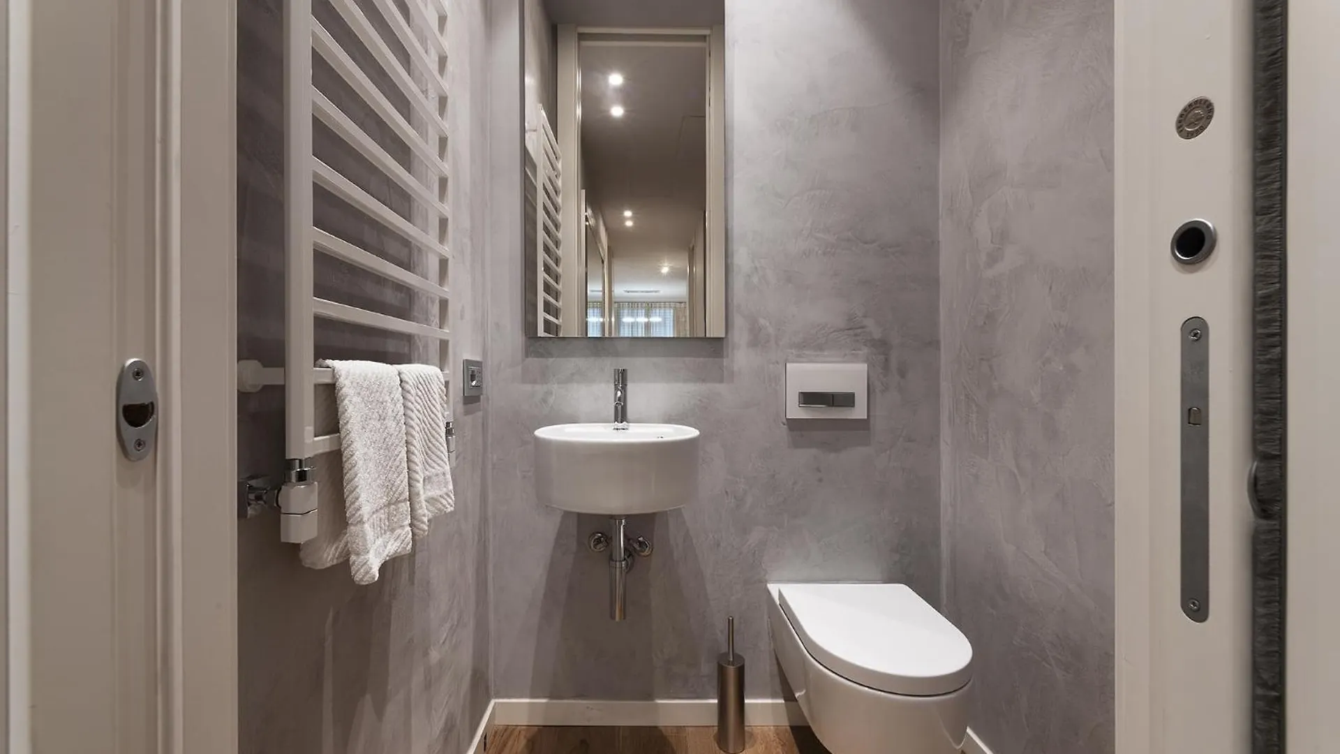 Fifty Eight Milan Duomo Apartment