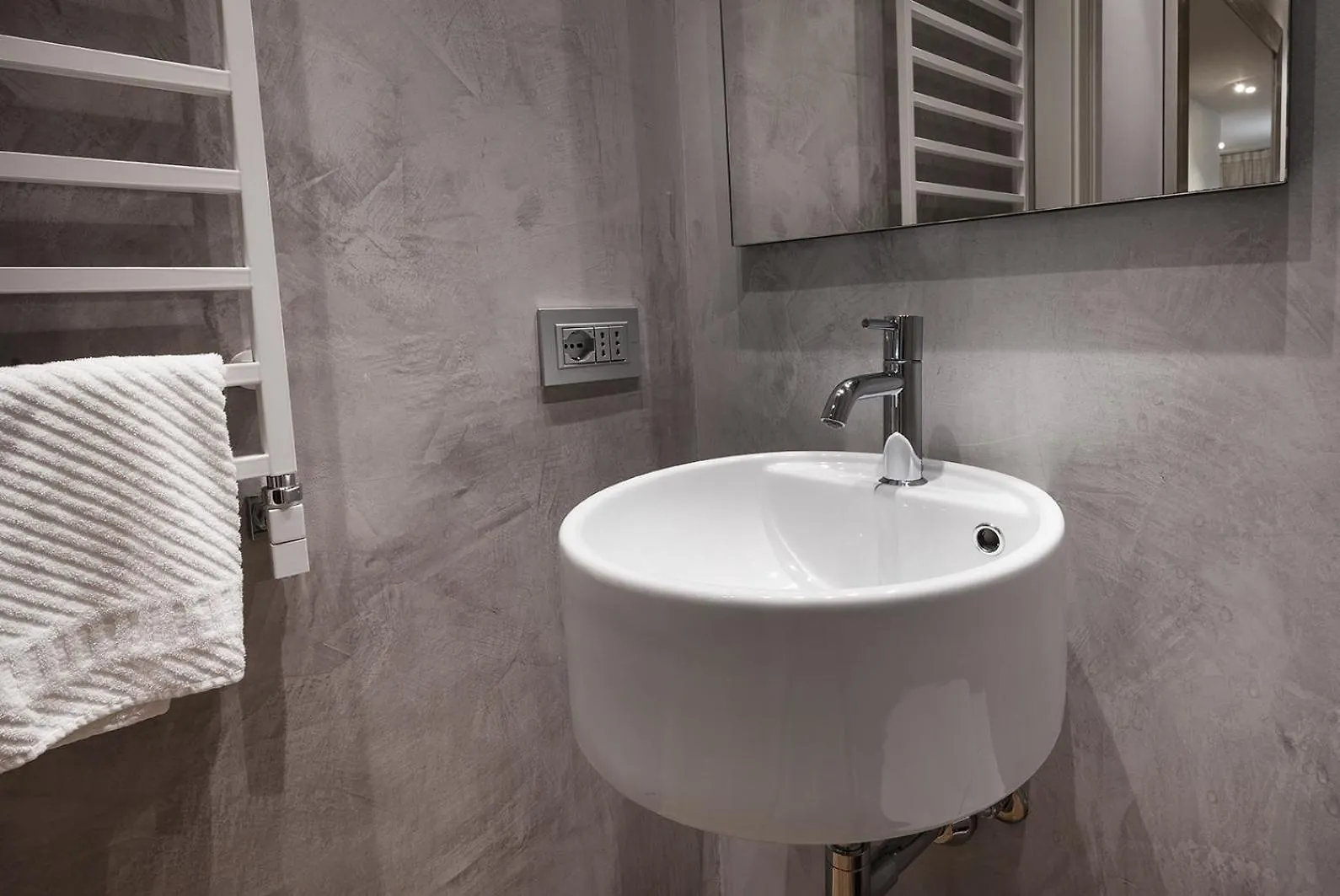 Fifty Eight Milan Duomo Apartment