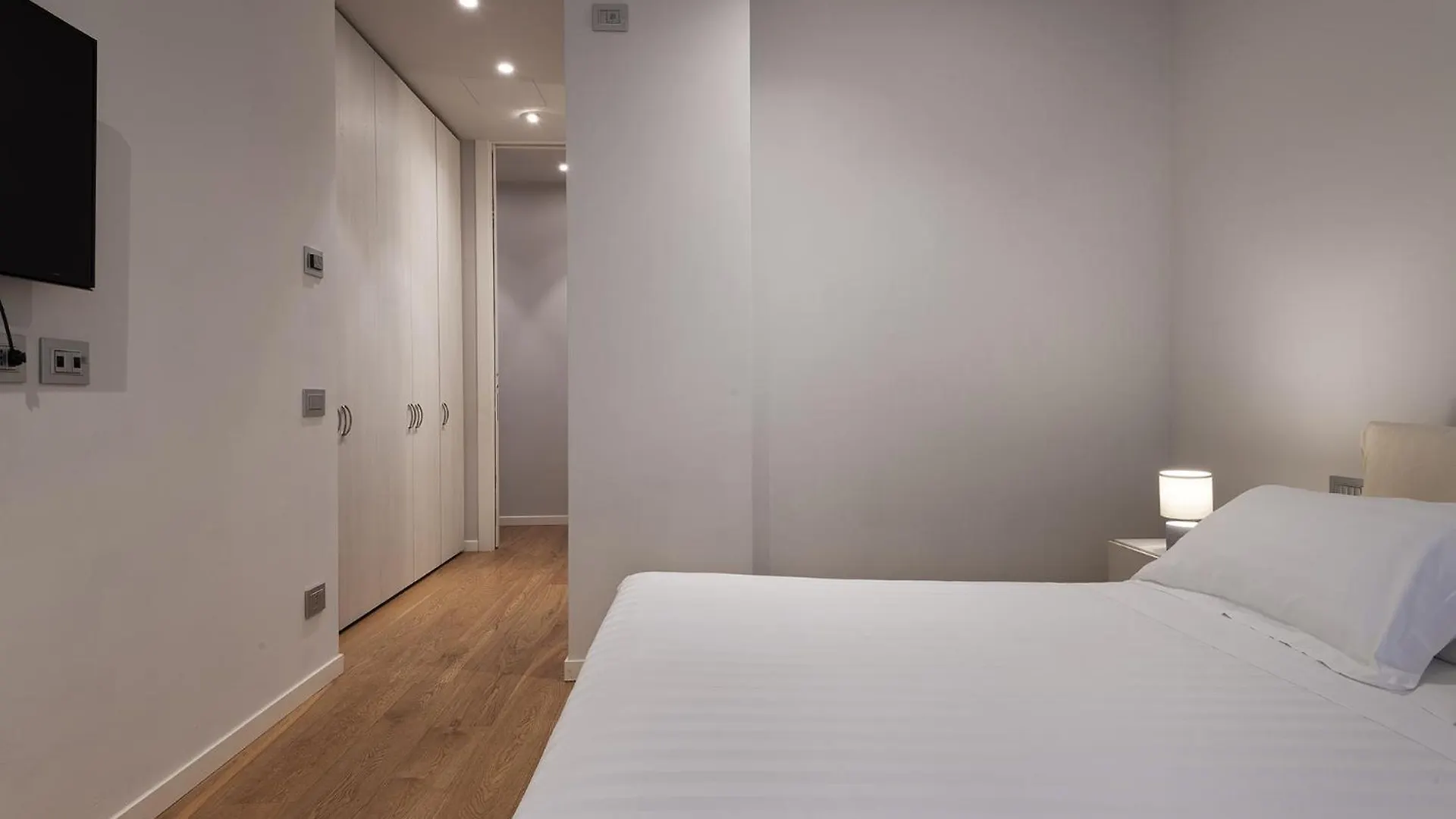 Fifty Eight Milan Duomo Apartment Italy