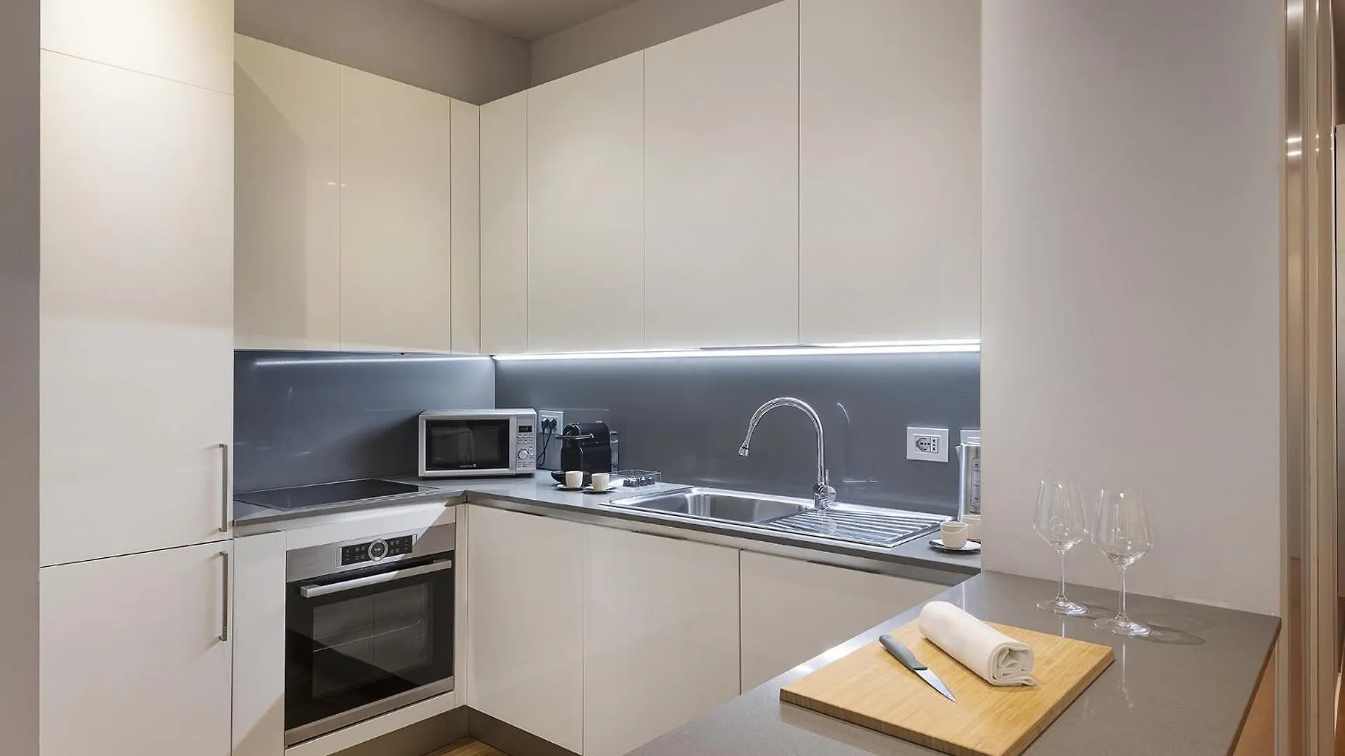 Fifty Eight Milan Duomo Apartment Italy