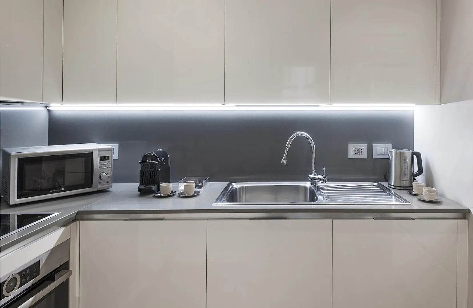 Fifty Eight Milan Duomo Apartment 0*,
