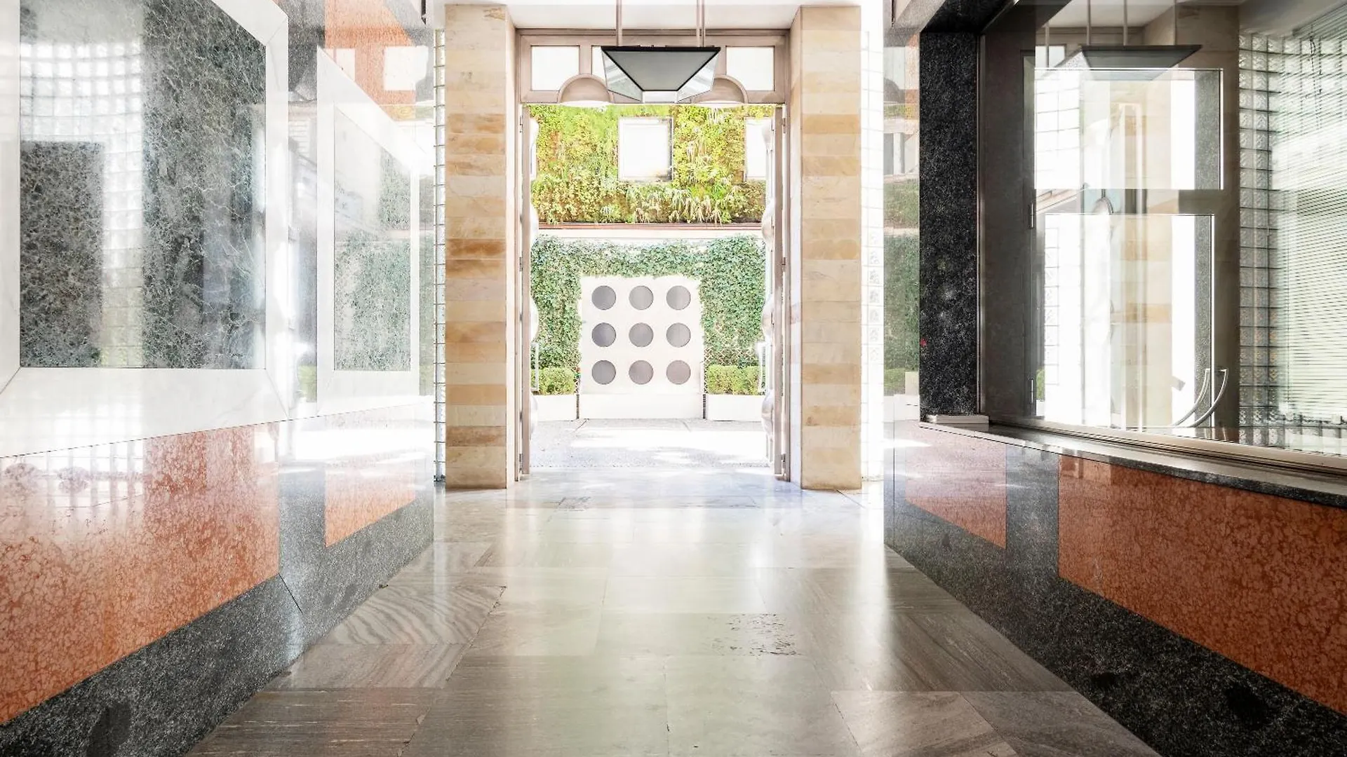 Fifty Eight Milan Duomo Apartment Italy