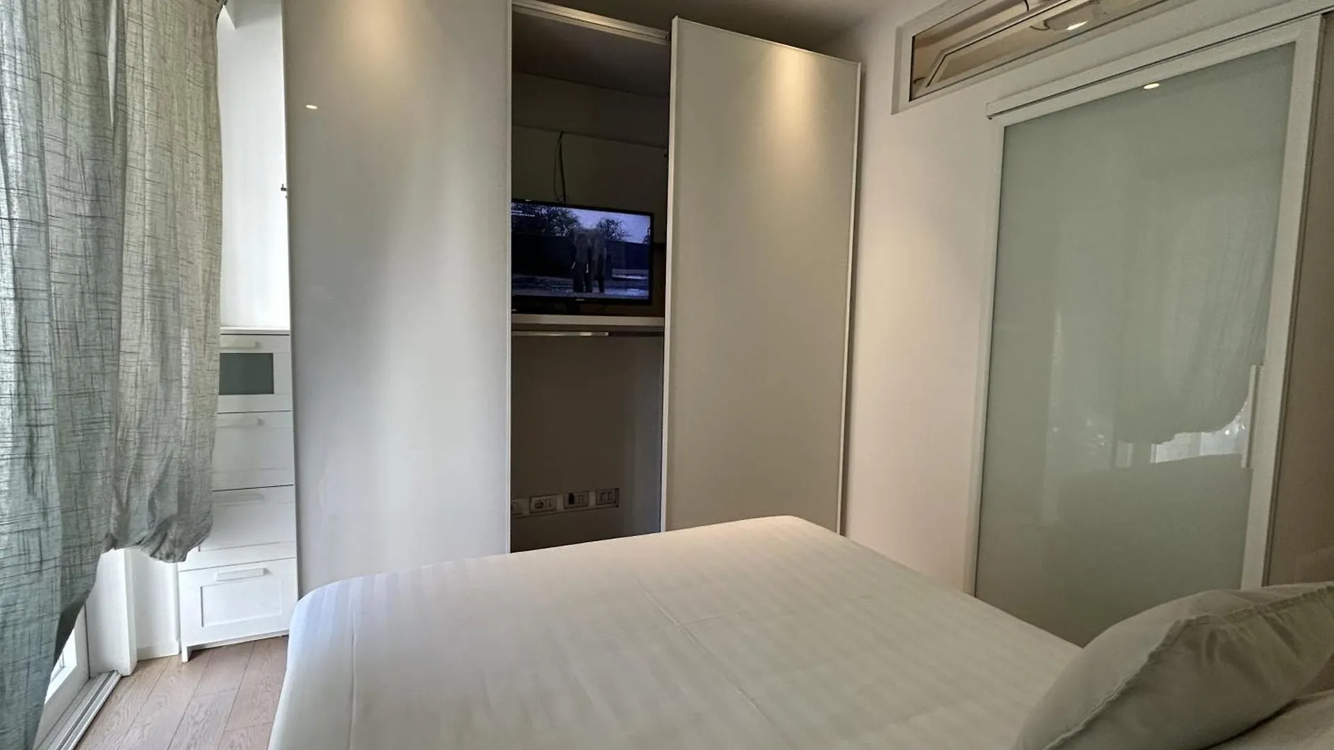 Fifty Eight Milan Duomo Apartment